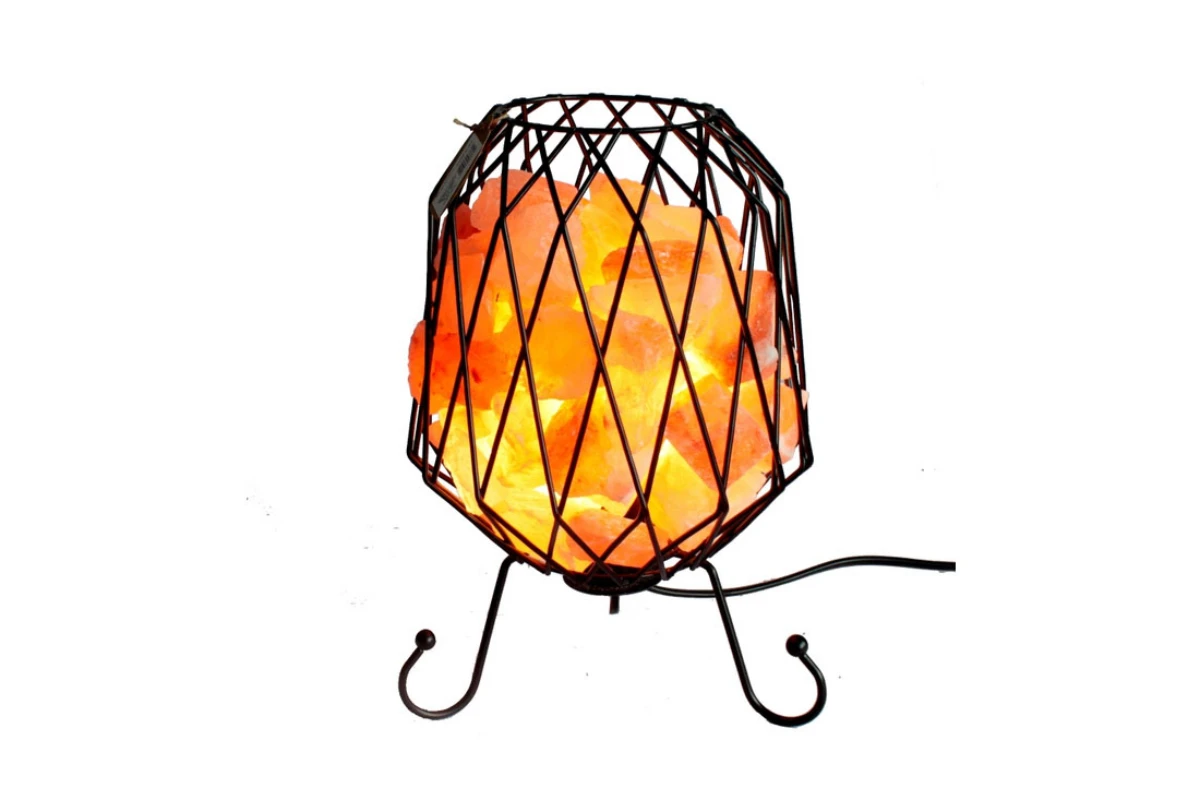 Lampa solna z białą solą himalajską w metalowym koszu 27 cm