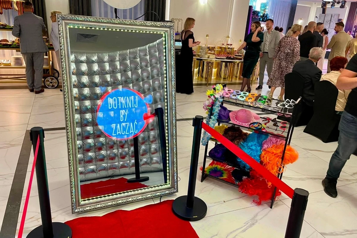 Fotobudka na wigilię firmową, andrzejki i event firmowy w Krakowie – terminy XI-XII 2026